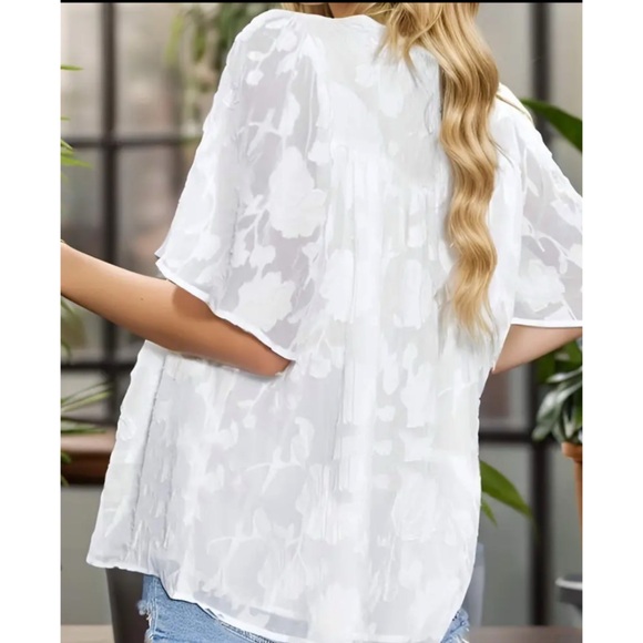 NEW! Puff Sleeve Double Layer Floral Lace Detail Oversized White Top! - Picture 3 of 4